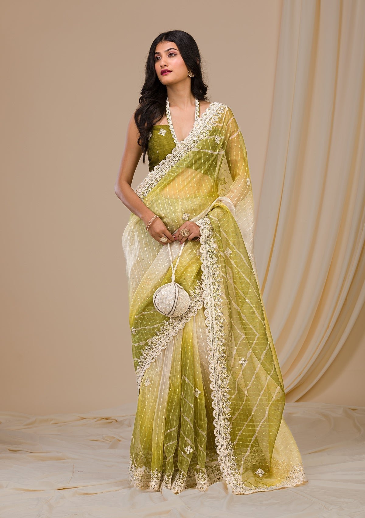 koskii mehendi gotapatti net designer saree saus0032355 mehendi 1 1800x1800 9793f226 19e2 42ce b6c2 7b8048d5b4fe.jpg